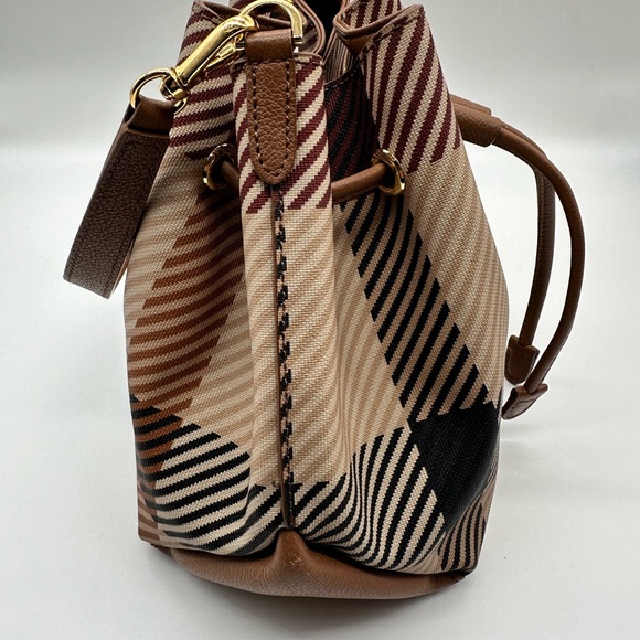 DAKS BUCKET  HOUSE CHECK PATTERN HANDBAG - Picture 6 of 8